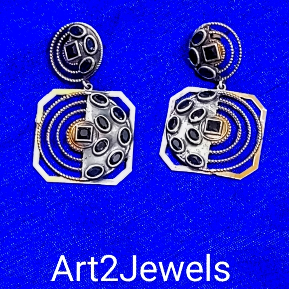 Earring - Picture 1 of 1